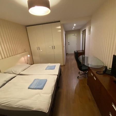 Golden Fish Apartmany Xia 플젠 외부 사진